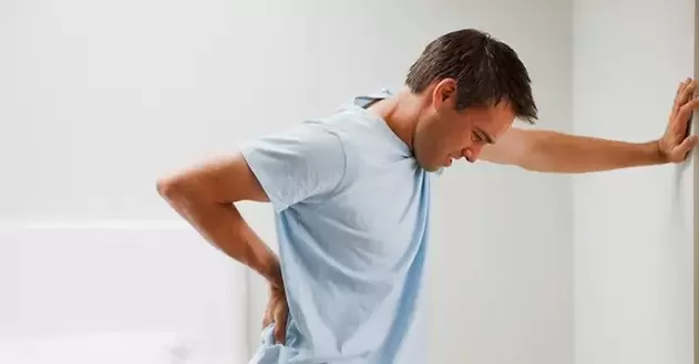 Pain in the lumbosacral region in men is a sign of chronic prostatitis